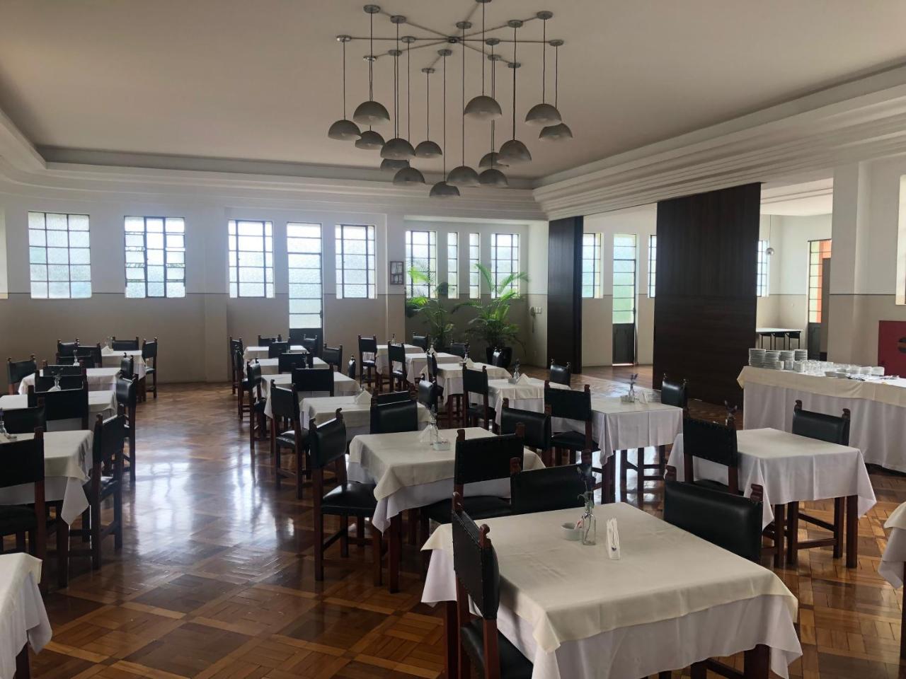 Metropole Hotel 2*